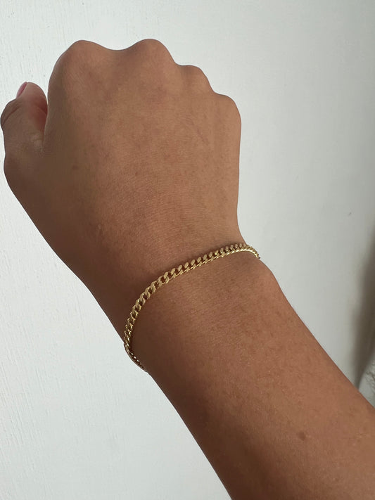 Thin chain bracelet